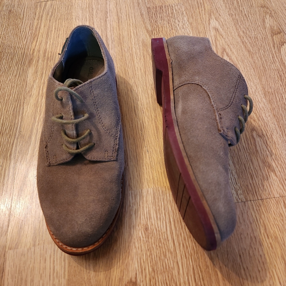 Tan Oxford, gently used